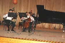 Критченкова Анна (ф-но), Извеков Семен (флейта), Виноградов Арсений (виолончель), преп.: Меркулова Н.И., Коваленко Н.С.